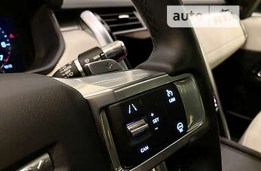 Позашляховик / Кросовер Land Rover Discovery 2021 в 