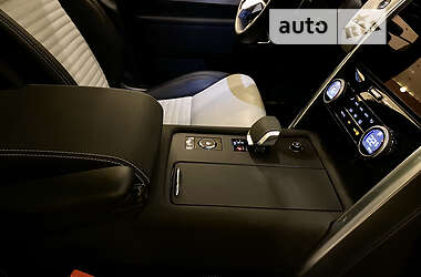 Позашляховик / Кросовер Land Rover Discovery 2021 в 