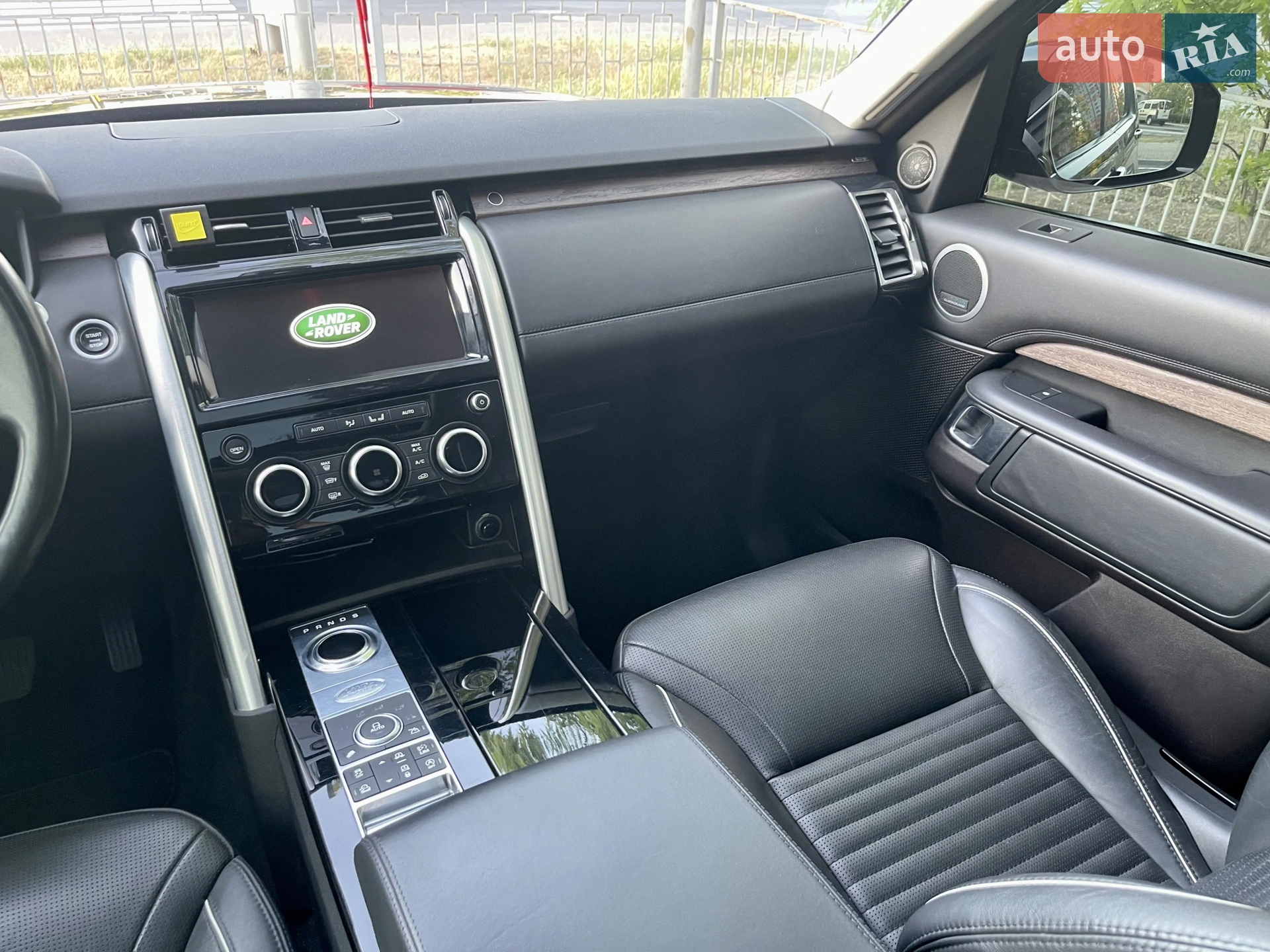 2017 Land Rover Discovery - мініатюра 40