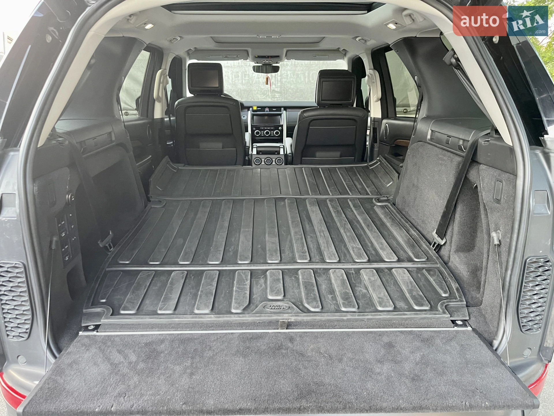 2017 Land Rover Discovery - мініатюра 53