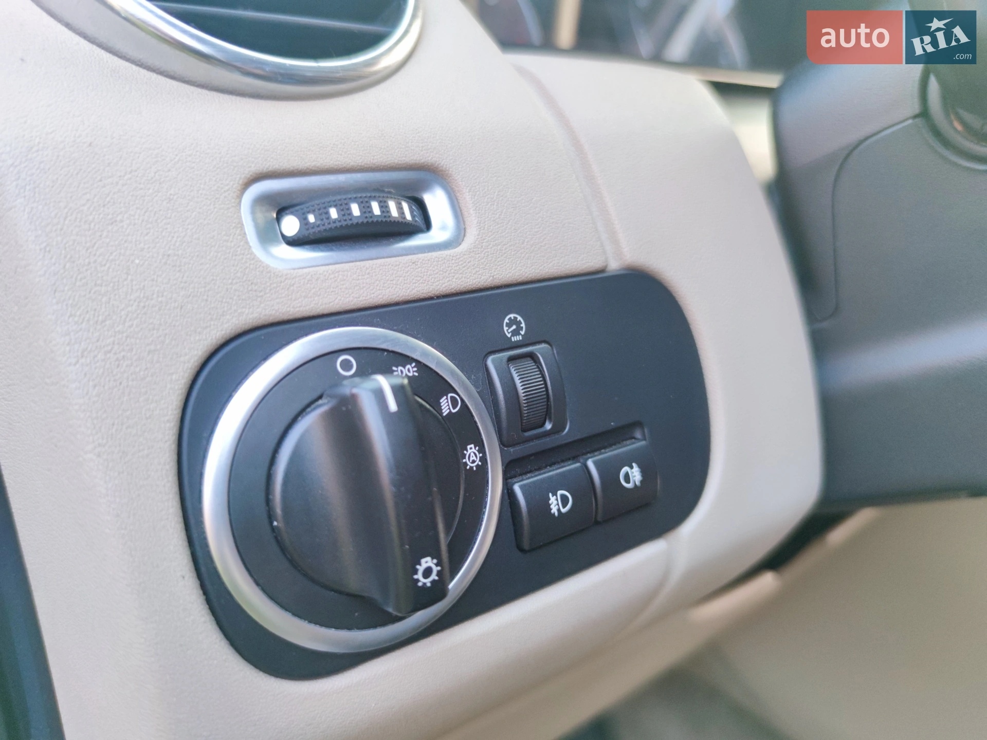 2014 Land Rover Discovery - мініатюра 22