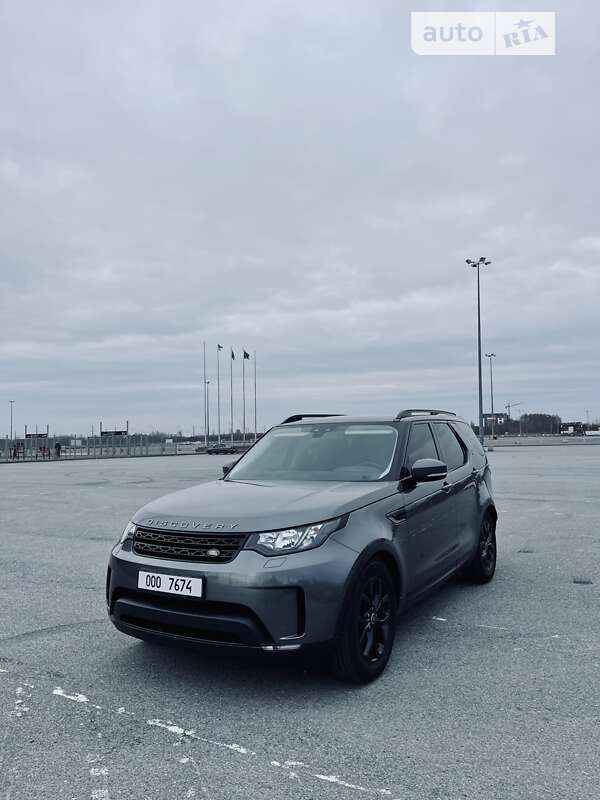 Позашляховик / Кросовер Land Rover Discovery 2017 в 