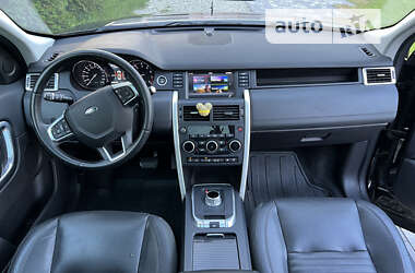 Внедорожник / Кроссовер Land Rover Discovery 2015 в 