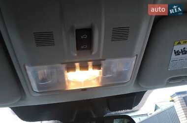 Позашляховик / Кросовер Land Rover Discovery 2015 в Кривому Розі