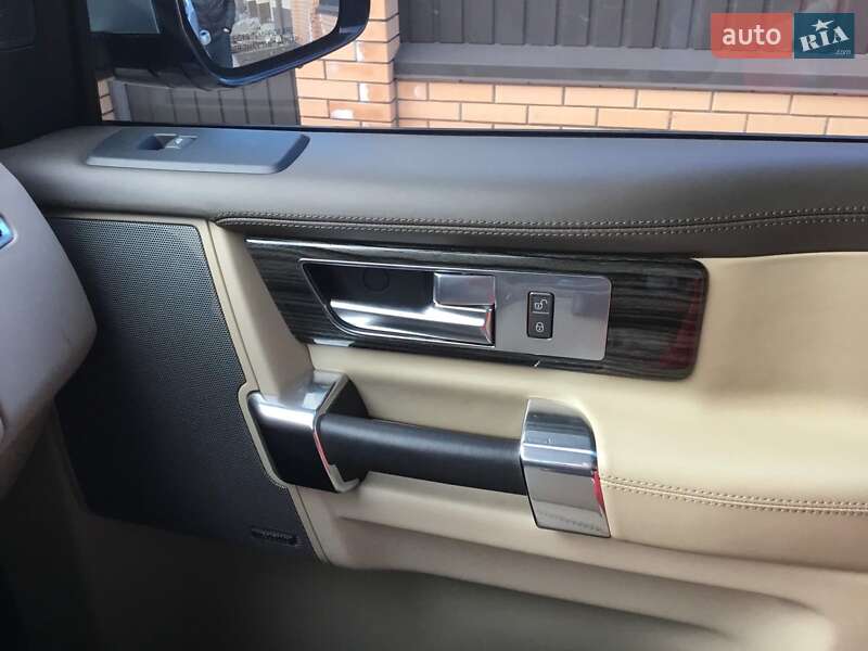 Позашляховик / Кросовер Land Rover Discovery 2015 в Кривому Розі