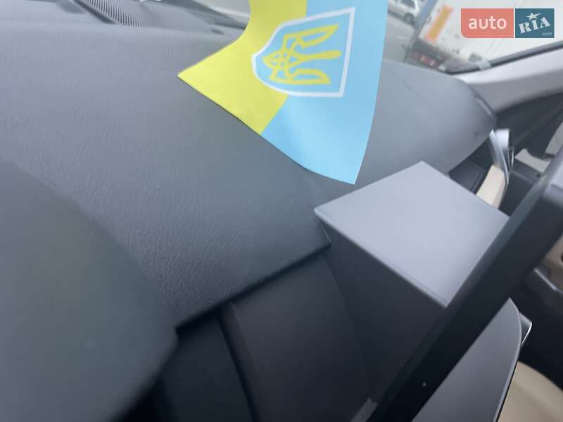 Позашляховик / Кросовер Land Rover Discovery 2005 в Києві