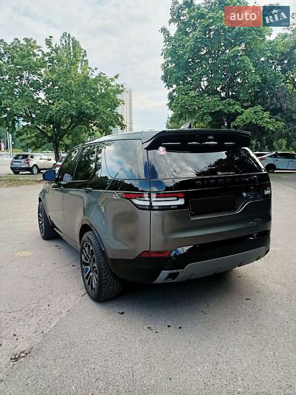 Внедорожник / Кроссовер Land Rover Discovery 2017 в Киеве