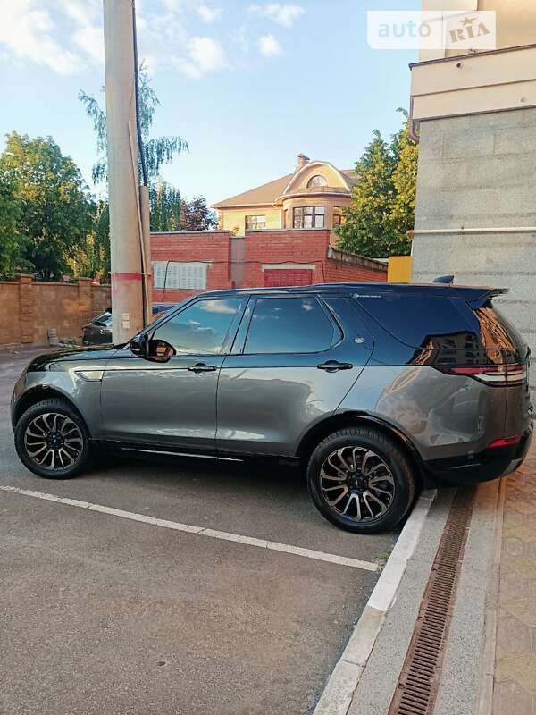 Внедорожник / Кроссовер Land Rover Discovery 2017 в Киеве