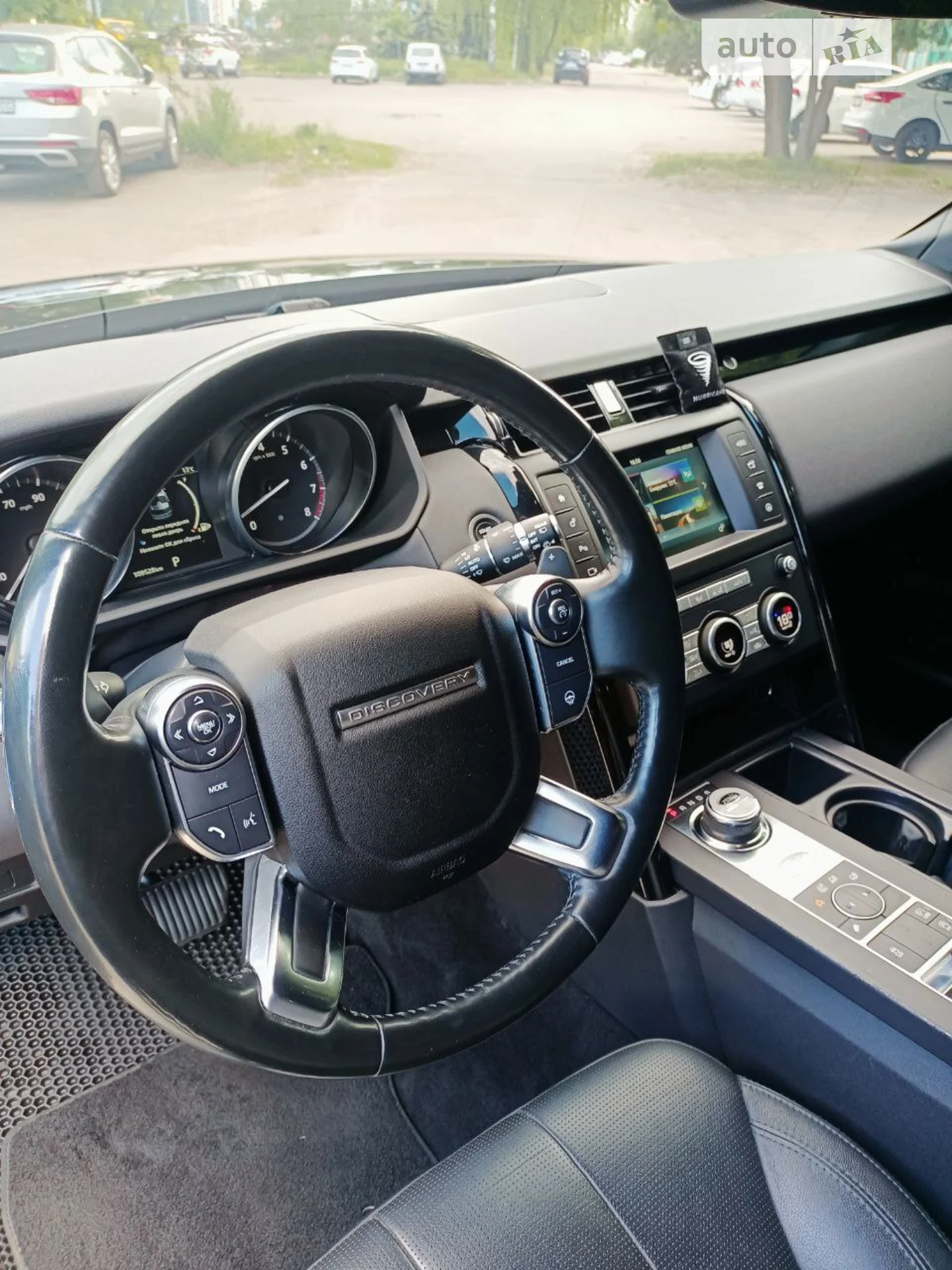 2017 Land Rover Discovery - мініатюра 30