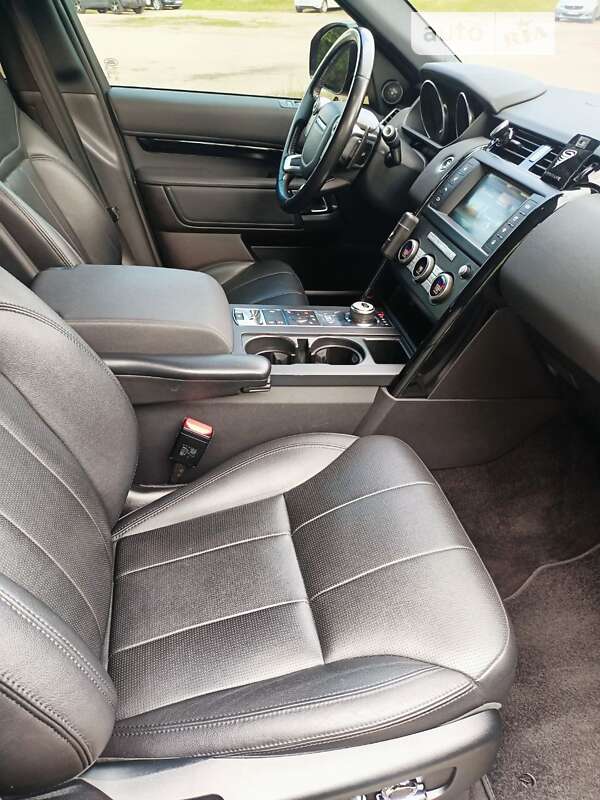 Внедорожник / Кроссовер Land Rover Discovery 2017 в Киеве