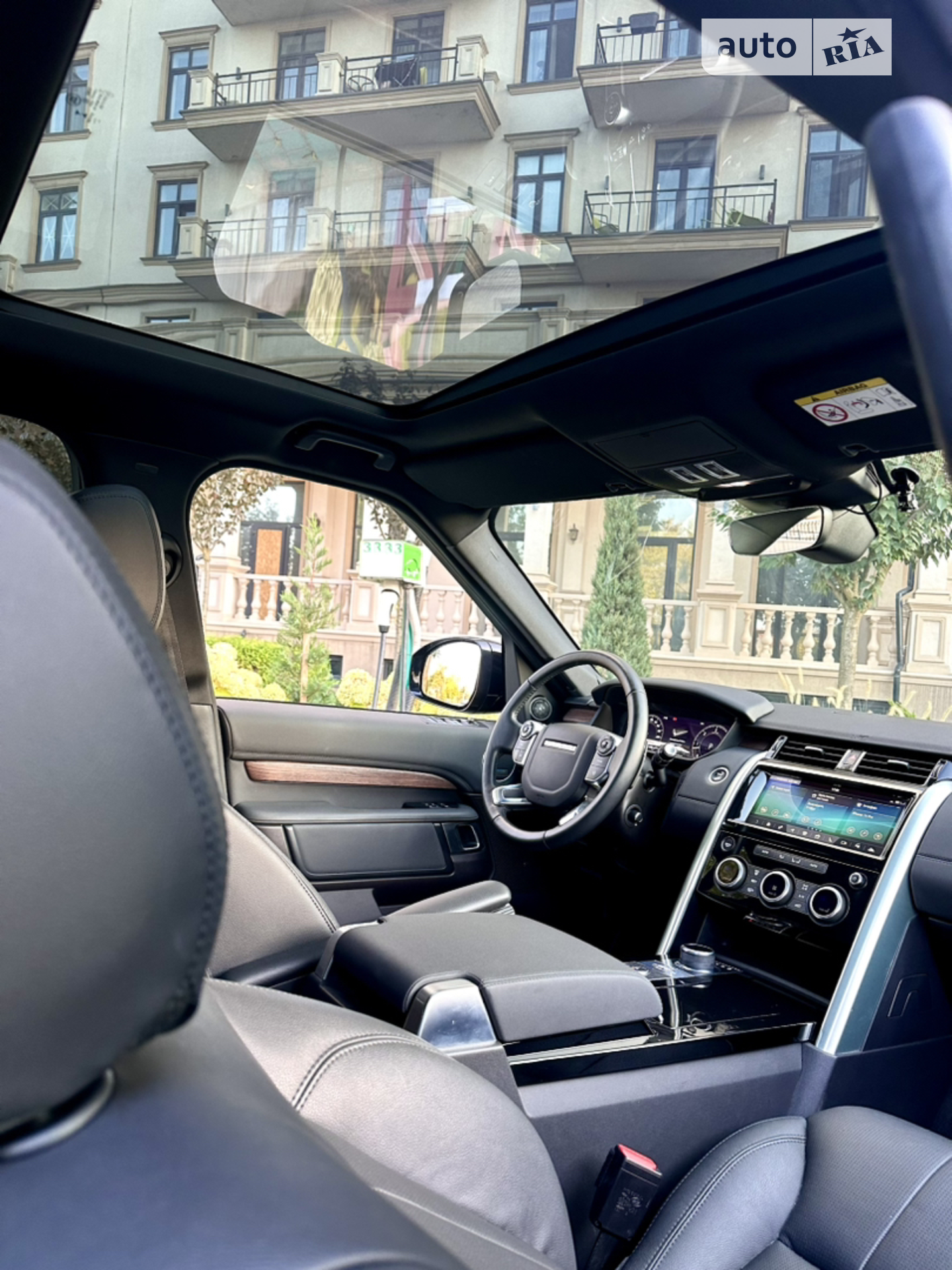 2018 Land Rover Discovery - мініатюра 24