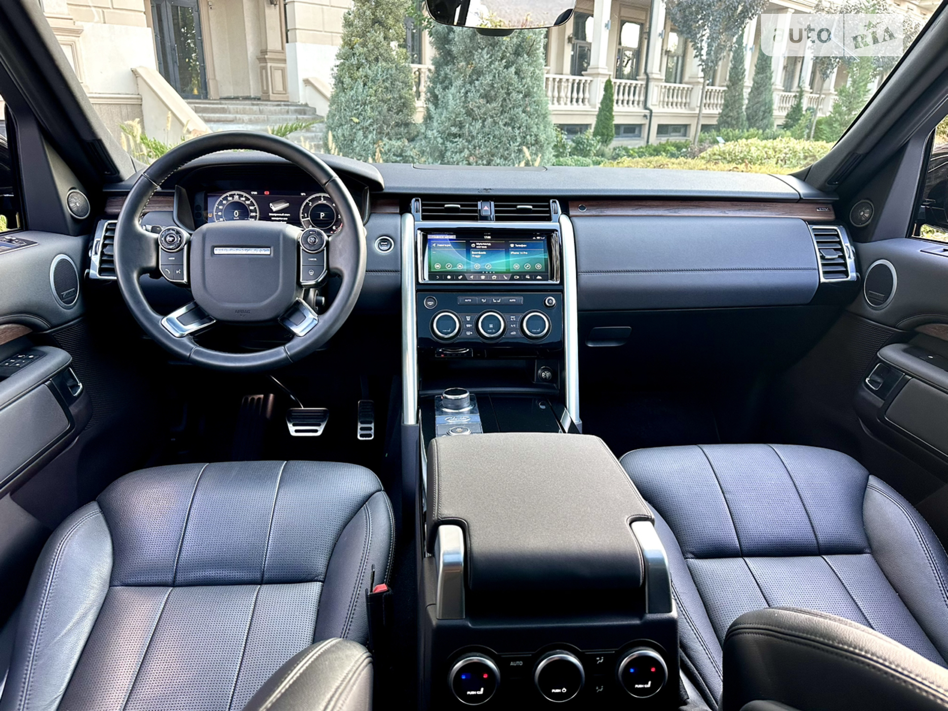 2018 Land Rover Discovery - мініатюра 21