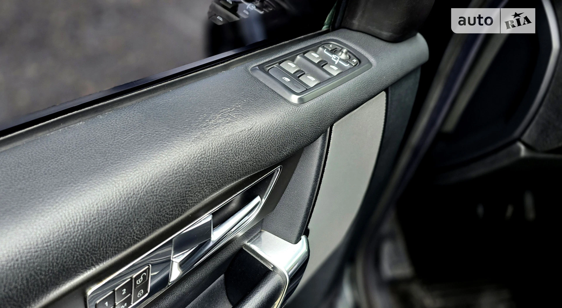 2014 Land Rover Discovery - мініатюра 16
