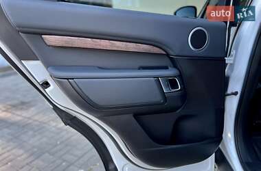 Позашляховик / Кросовер Land Rover Discovery 2018 в 