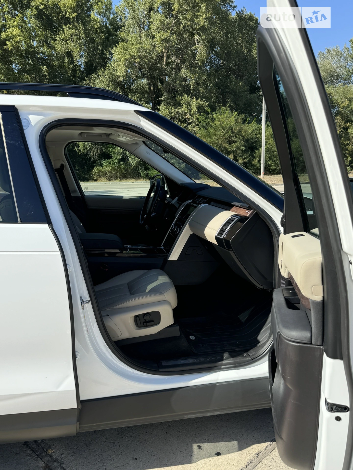 2018 Land Rover Discovery - мініатюра 8
