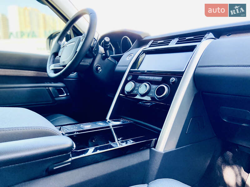 Позашляховик / Кросовер Land Rover Discovery 2017 в Києві