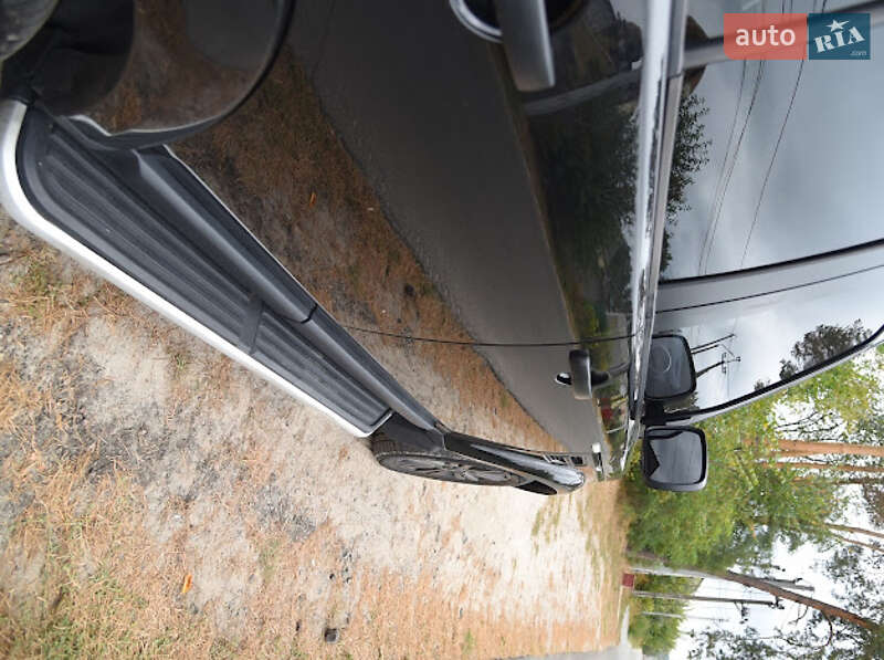 Позашляховик / Кросовер Land Rover Discovery 2012 в Ірпені