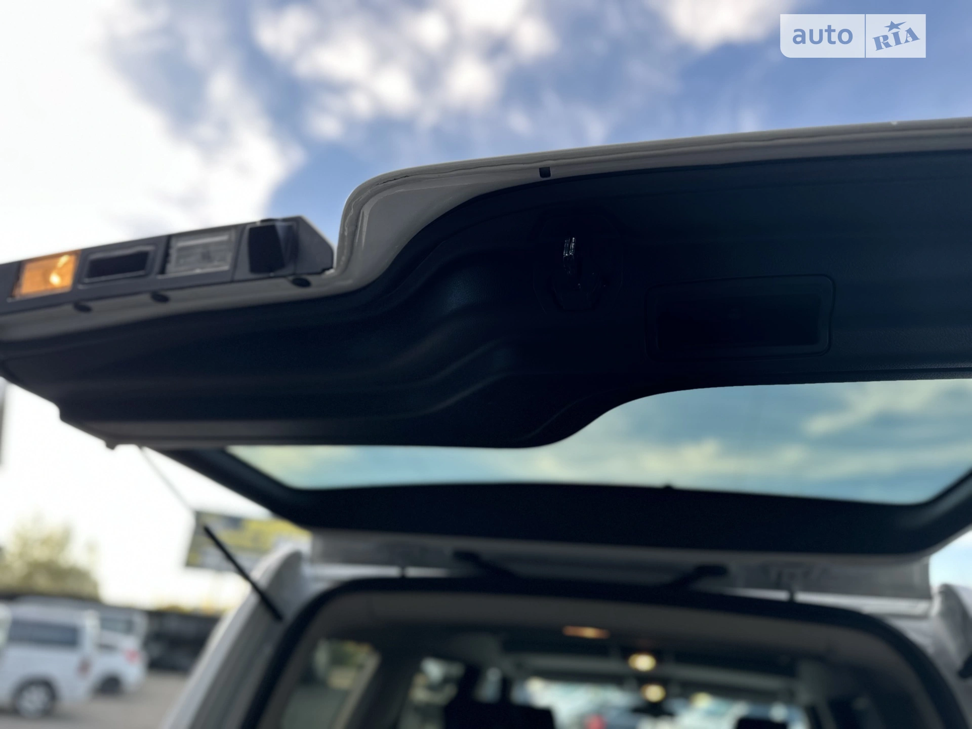 2016 Land Rover Discovery - мініатюра 21