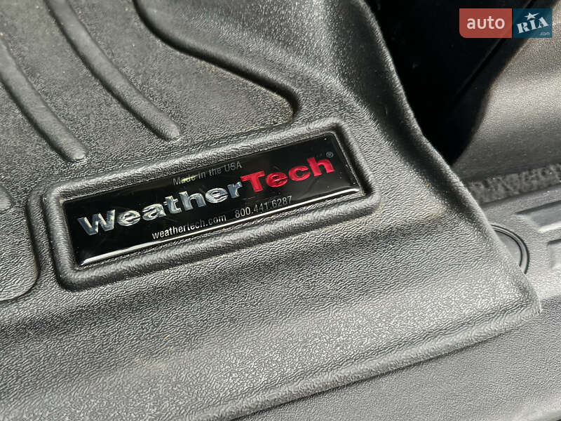 Позашляховик / Кросовер Land Rover Discovery 2012 в Чернівцях