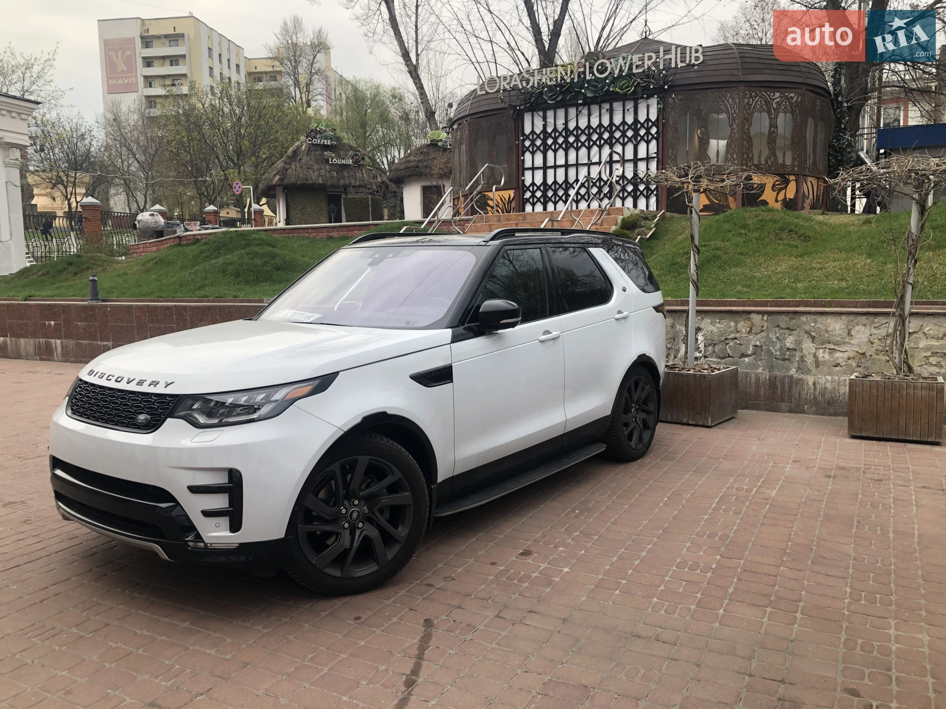2017 Land Rover Discovery - мініатюра 18