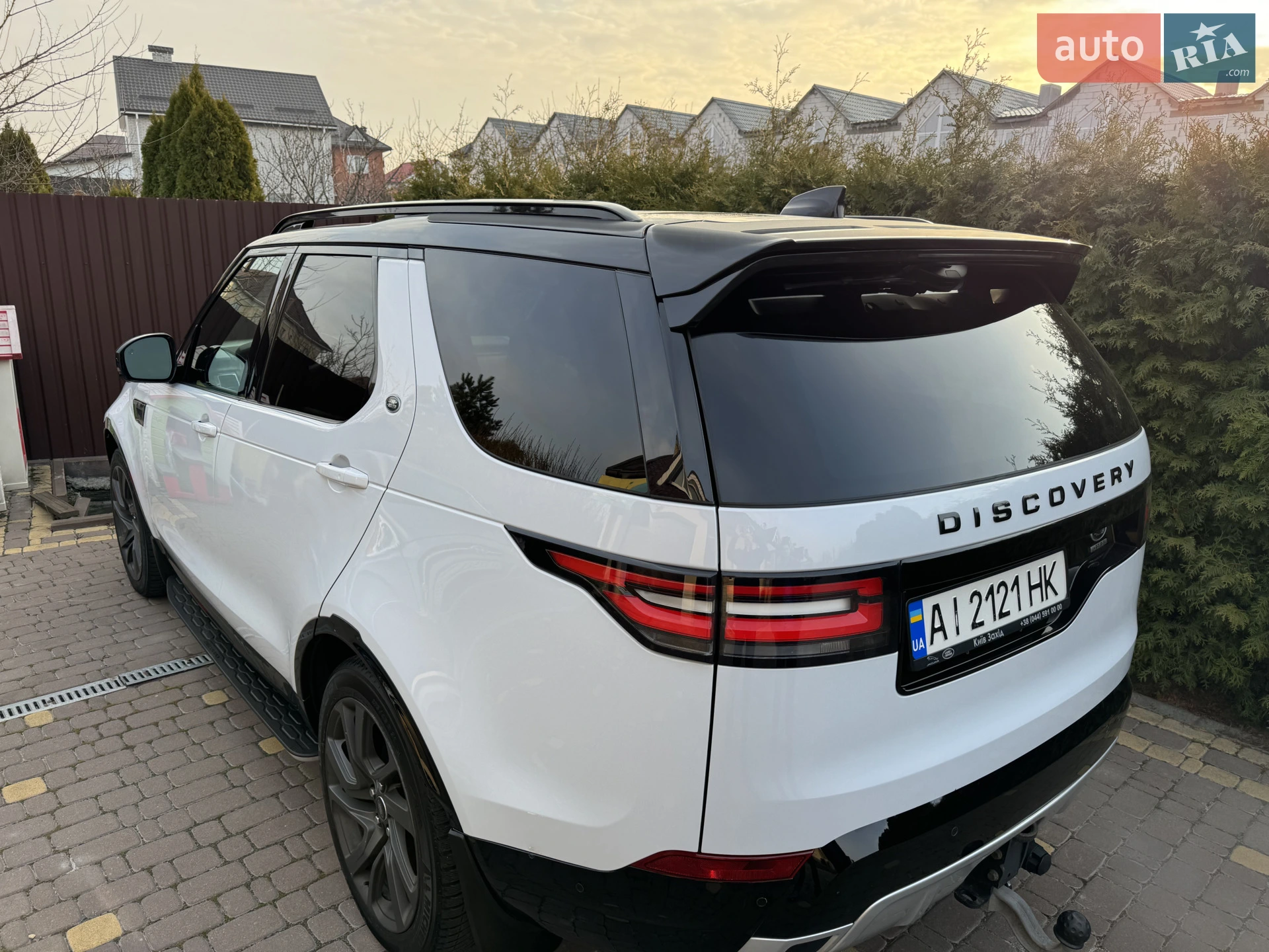 2017 Land Rover Discovery - мініатюра 4