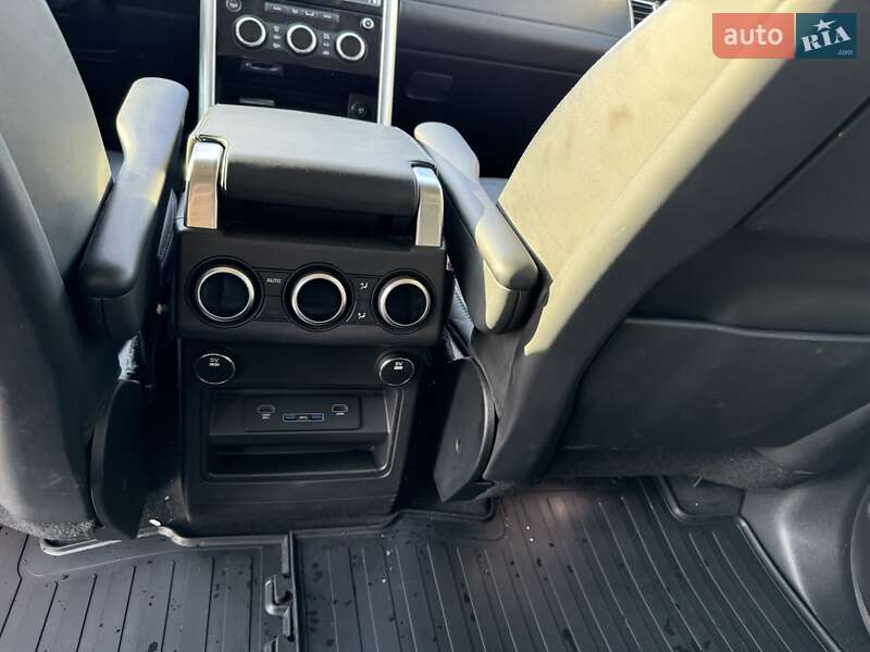 Внедорожник / Кроссовер Land Rover Discovery 2017 в Львове