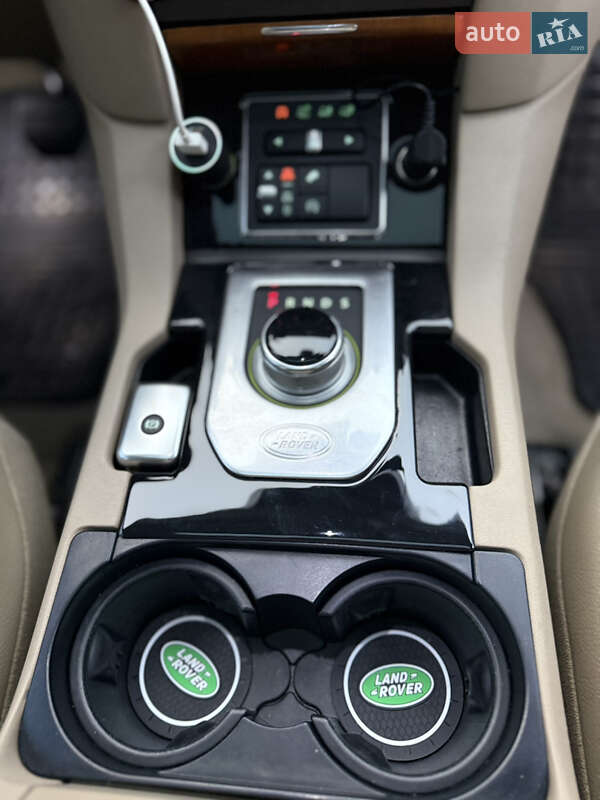 Внедорожник / Кроссовер Land Rover Discovery 2014 в Киеве