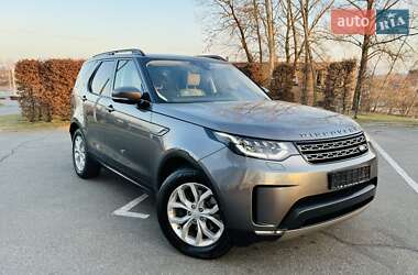 Позашляховик / Кросовер Land Rover Discovery 2018 в 