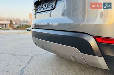 Позашляховик / Кросовер Land Rover Discovery 2018 в 