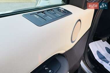 Позашляховик / Кросовер Land Rover Discovery 2018 в 