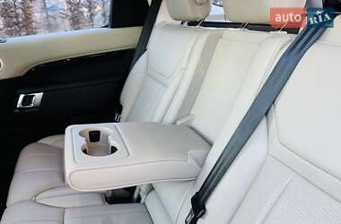 Позашляховик / Кросовер Land Rover Discovery 2018 в 