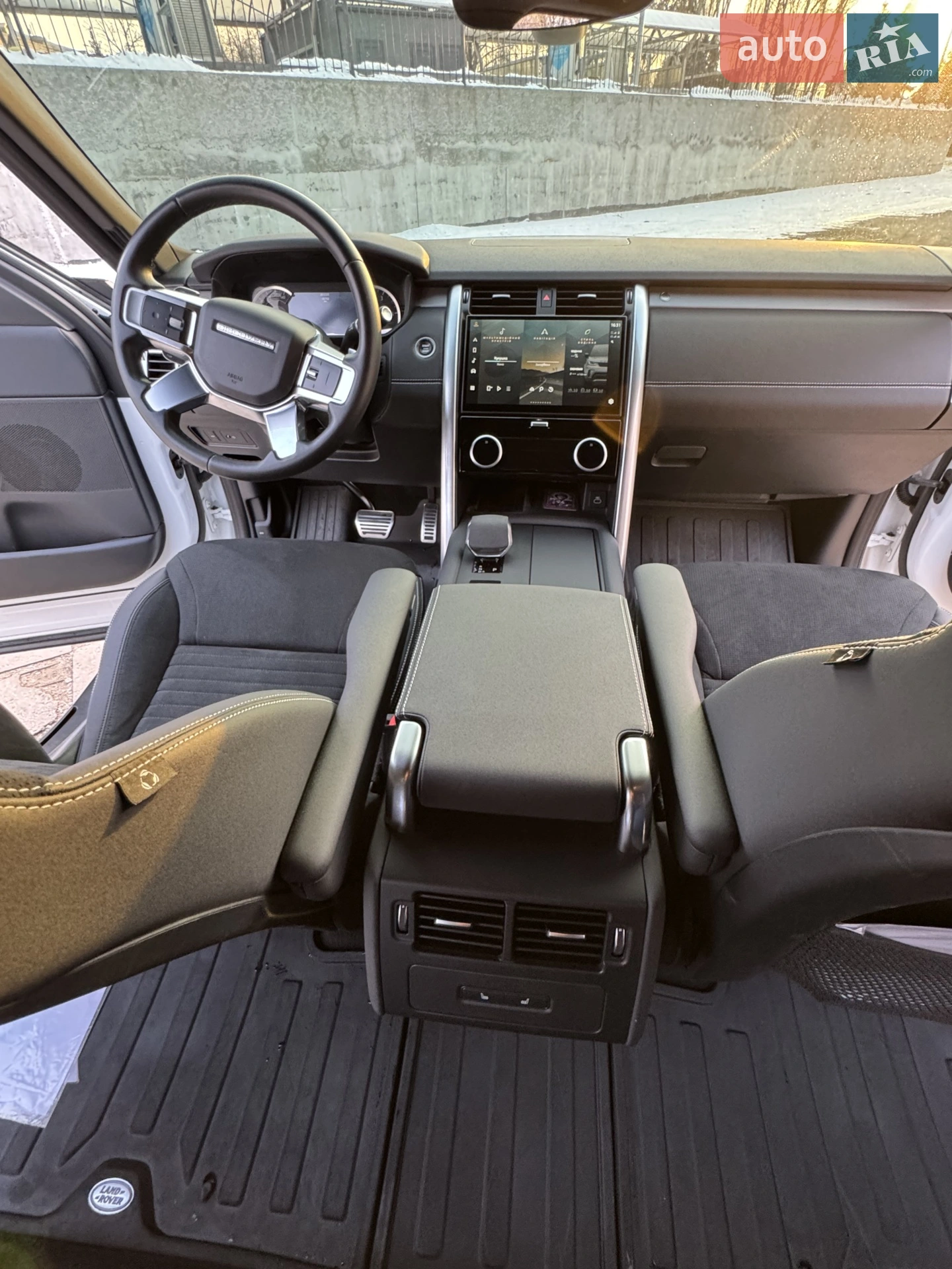 2023 Land Rover Discovery - мініатюра 20