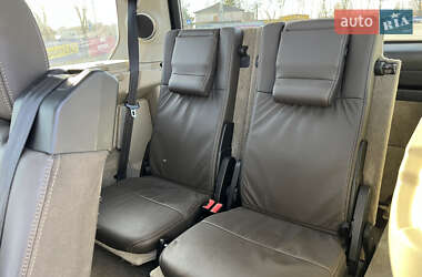 Внедорожник / Кроссовер Land Rover Discovery 2014 в 