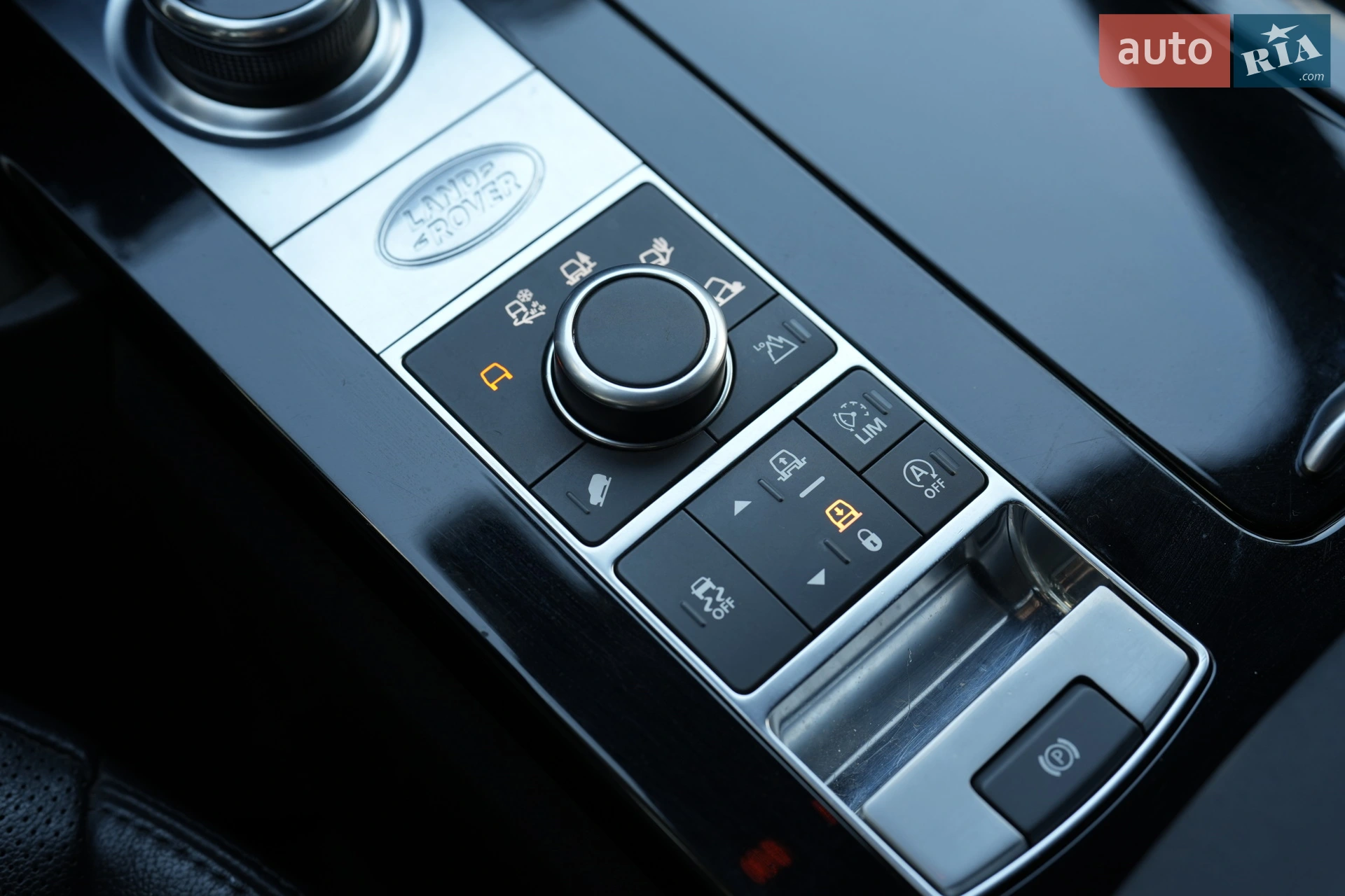 2017 Land Rover Discovery - мініатюра 32