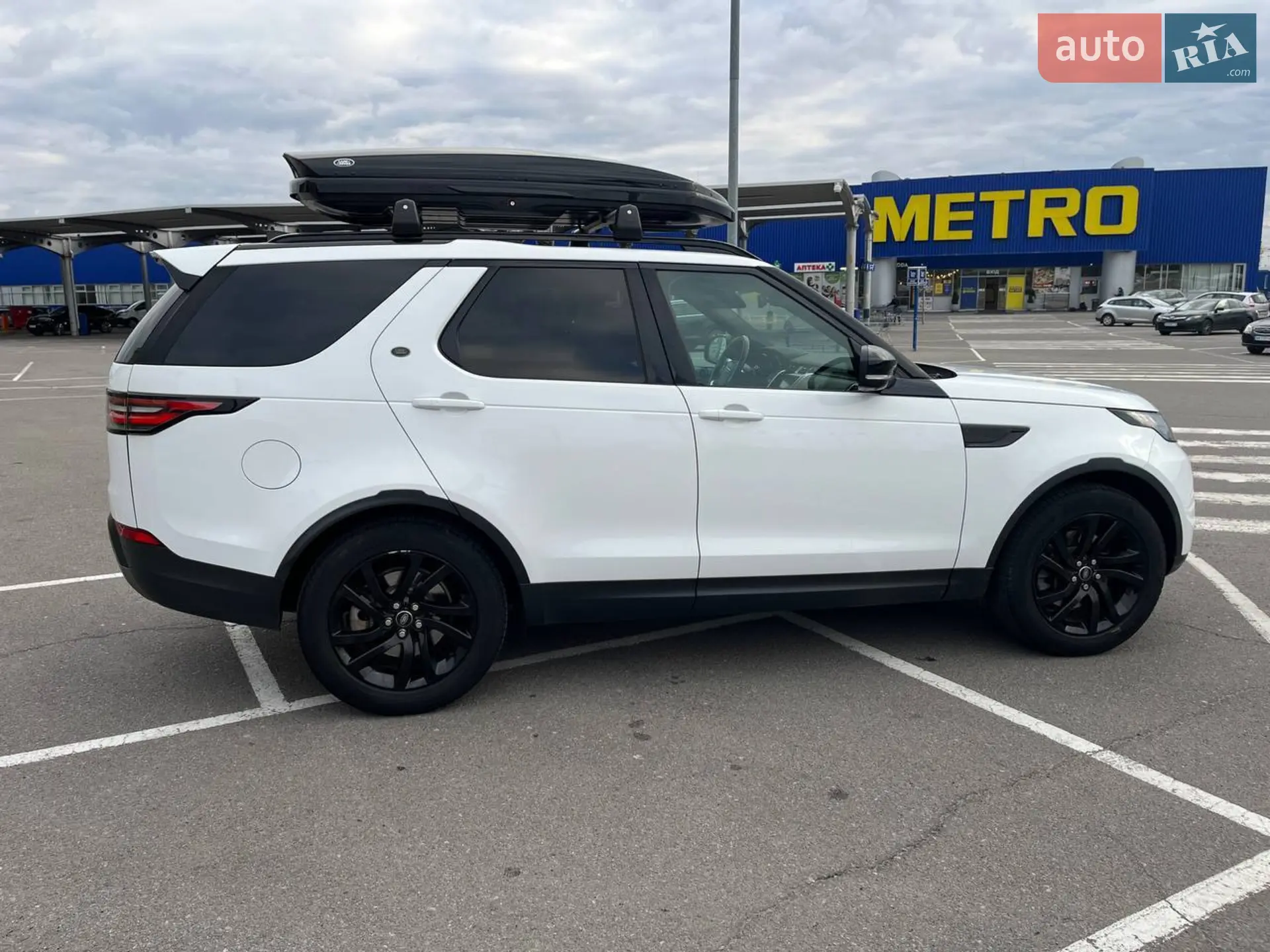 2017 Land Rover Discovery - мініатюра 17