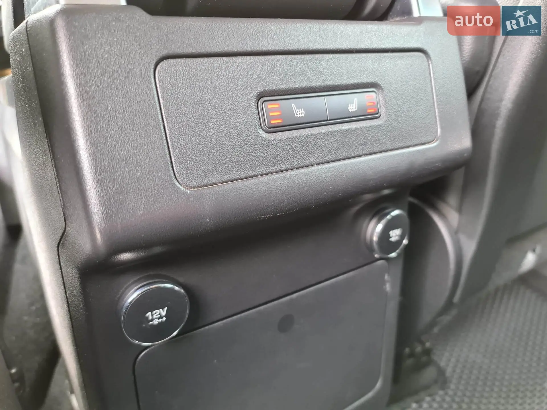 2019 Land Rover Discovery - мініатюра 36