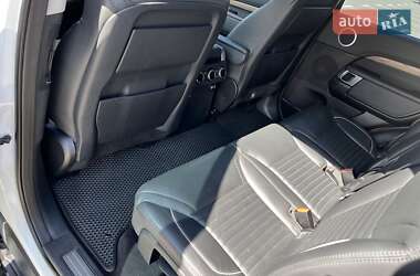 Внедорожник / Кроссовер Land Rover Discovery 2017 в 