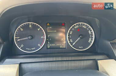 Позашляховик / Кросовер Land Rover Discovery 2013 в 