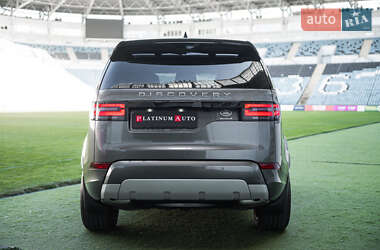 Внедорожник / Кроссовер Land Rover Discovery 2017 в 