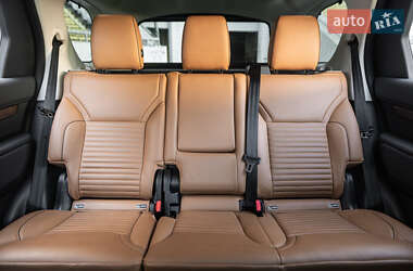 Внедорожник / Кроссовер Land Rover Discovery 2017 в 