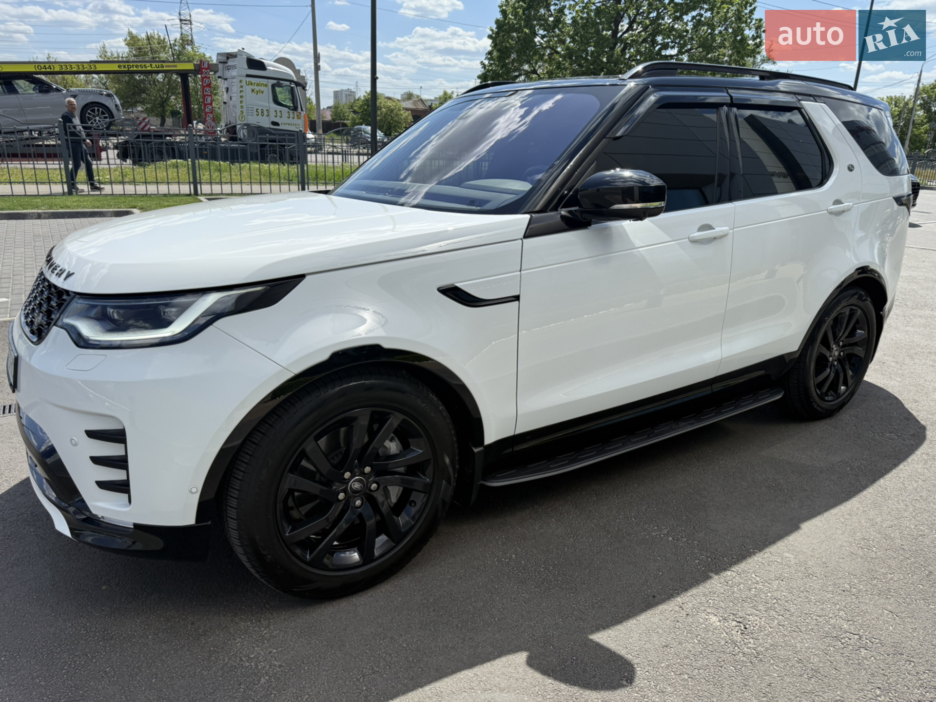 2023 Land Rover Discovery - мініатюра 17