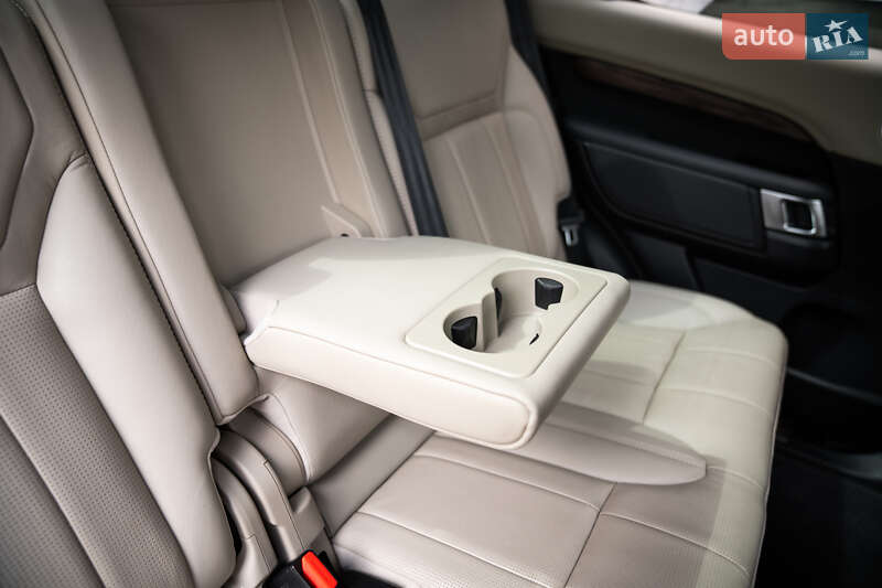 Внедорожник / Кроссовер Land Rover Discovery 2019 в Киеве