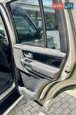 Внедорожник / Кроссовер Land Rover Discovery 2009 в 
