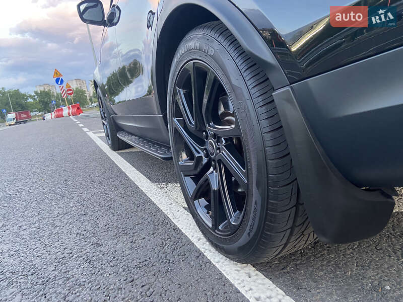 Позашляховик / Кросовер Land Rover Discovery 2017 в Києві