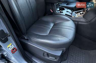 Позашляховик / Кросовер Land Rover Discovery 2010 в 