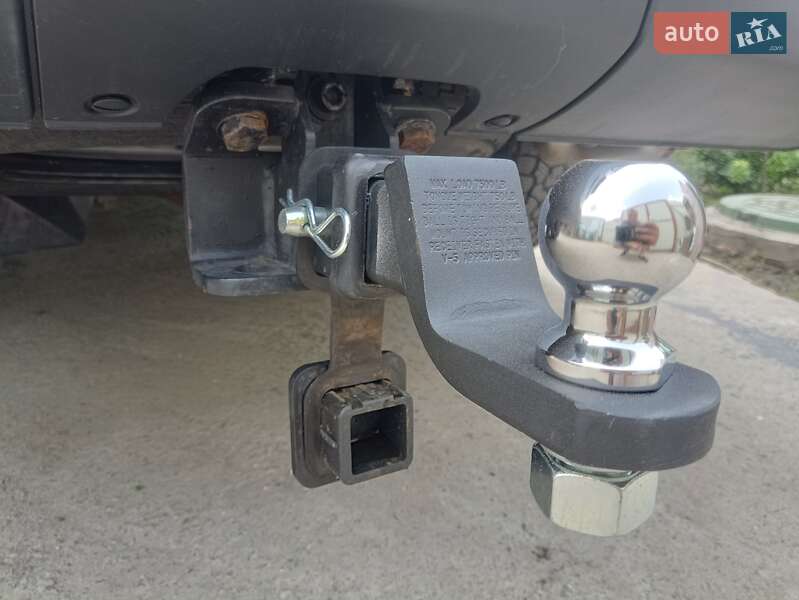 Позашляховик / Кросовер Land Rover Discovery 2016 в Києві