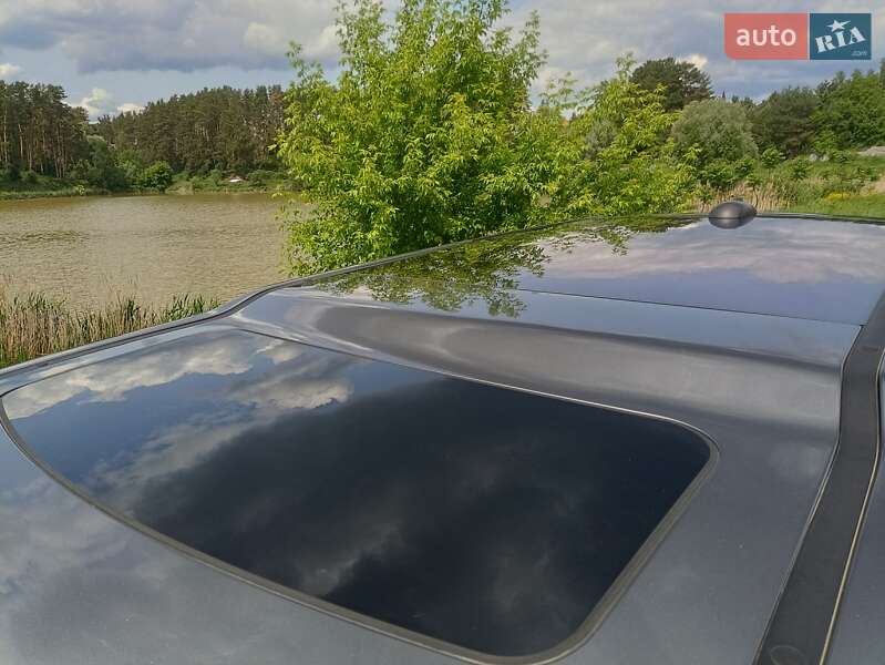 Позашляховик / Кросовер Land Rover Discovery 2016 в Києві