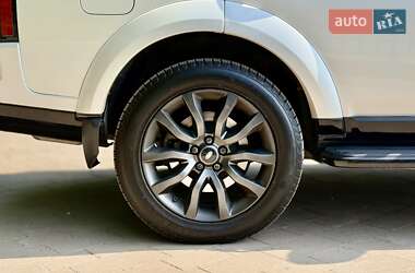 Позашляховик / Кросовер Land Rover Discovery 2015 в 