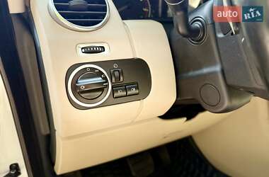 Позашляховик / Кросовер Land Rover Discovery 2015 в 