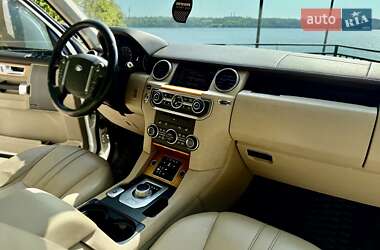 Позашляховик / Кросовер Land Rover Discovery 2015 в 